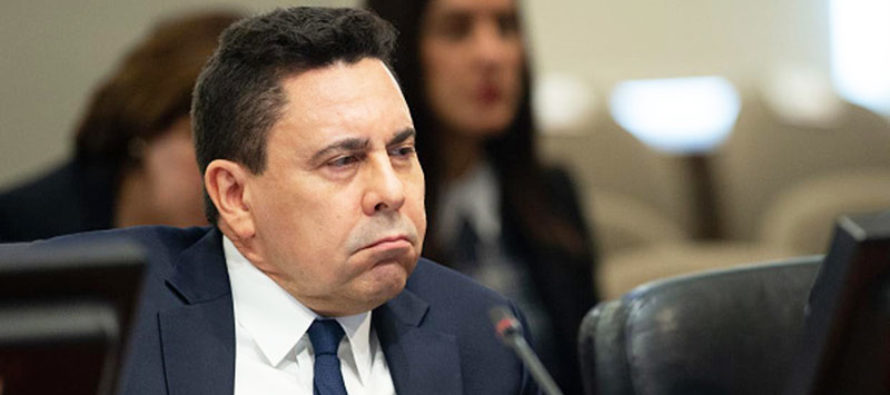 samuel-moncada-molesto-890x395_c