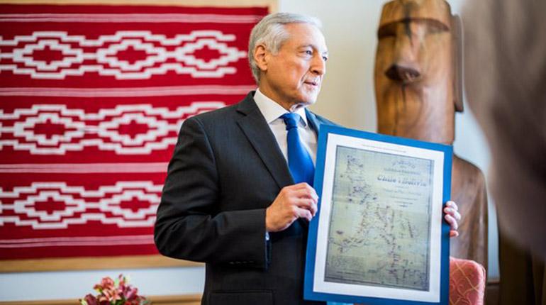 El canciller Heraldo Muñoz presenta el mapa de Silala / @Minrel_Chile 