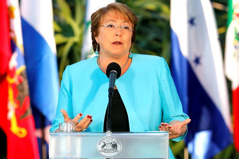 aprobacion-ciudadana-michelle-bachelet-encuesta_938316289_11998928_800x533