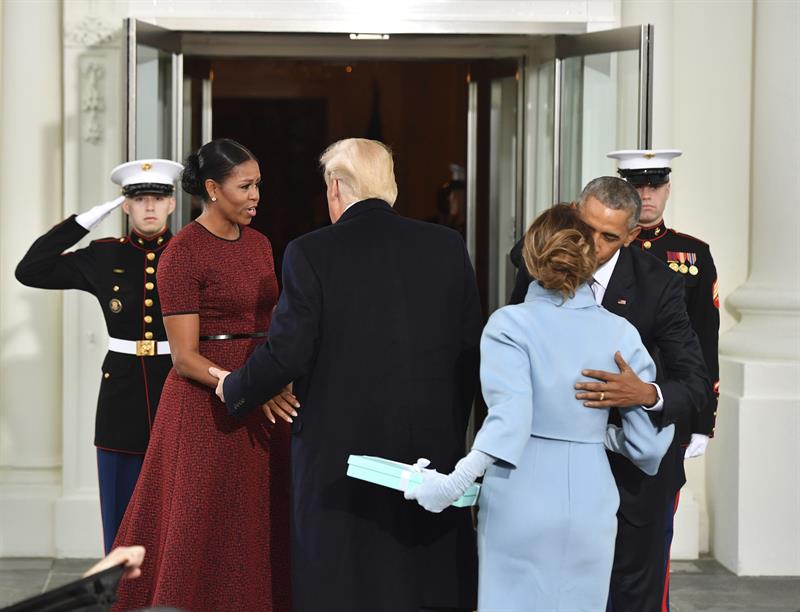 MELANIA Y MICHELLE OBAMA (3)