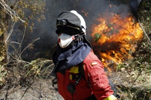 4.000 bomberos continúan combatiendo las llamas