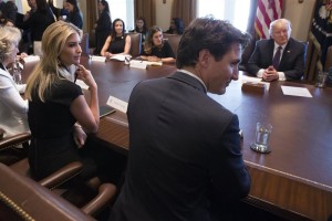 Trump y Trudeau participaron en la Casa Blanca en una mesa redonda con líderes empresariales 
