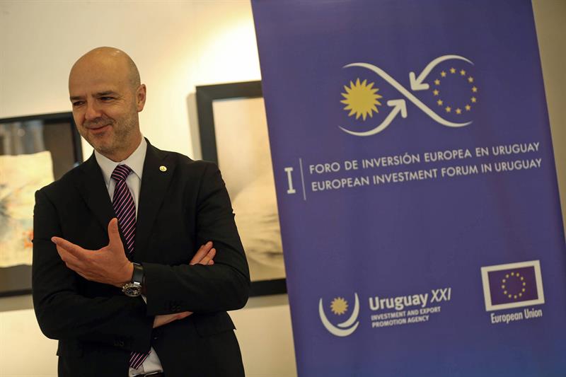 El director de la agencia de promoción de inversiones y exportaciones Uruguay XXI, Antonio Carámbula, habla hoy, jueves 23 de marzo de 2017, sobre el Primer Foro de Inversiones Europeas, en Sao Paulo (Brasil). EFE