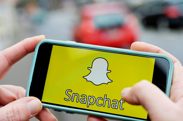 snapchat-logo-phone-2016-billboard-1548