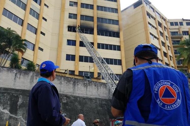 incendio min hacienda salvadoreño