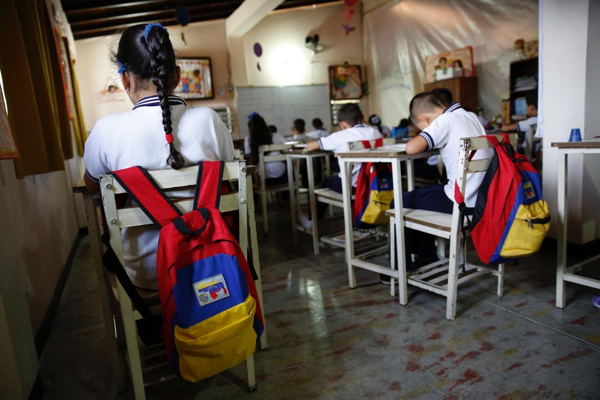 jovenes en colegios