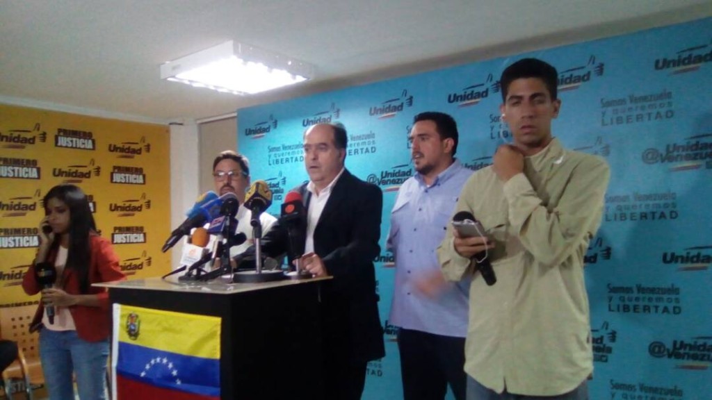 julio_borges_rueda_de_prensa.jpg_866222284