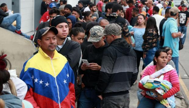 venezolanos en peru